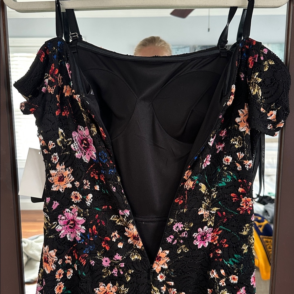 Guess size 4 Black floral lace midi dress - Picture 6 of 7